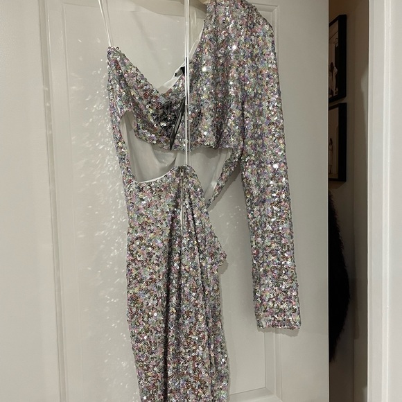 More time to shine mini dress never worn! Still with tags - Picture 4 of 6